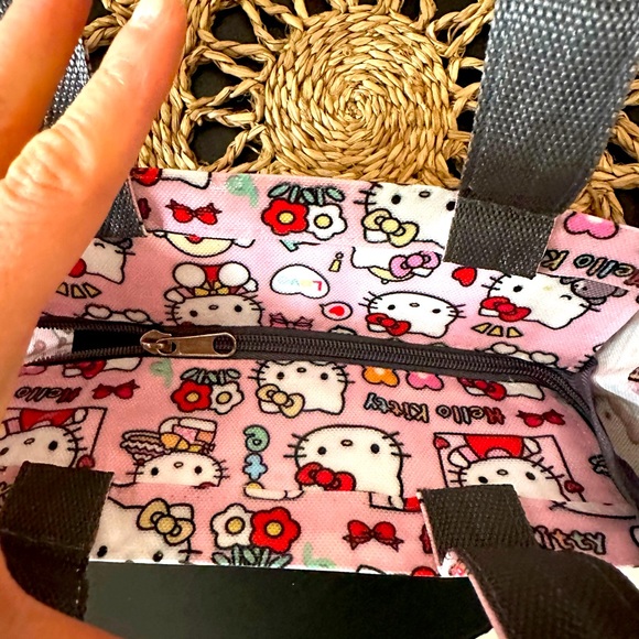 💗🆕Hello Kitty waterproof bag with Mini notebook and Pen! Adorable! New! - Picture 4 of 5